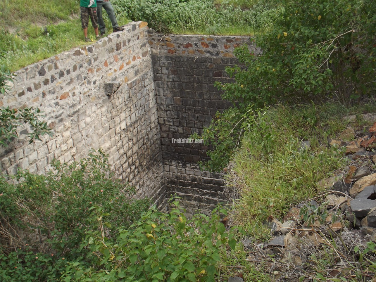 Dhotri Fort (Gadhi)